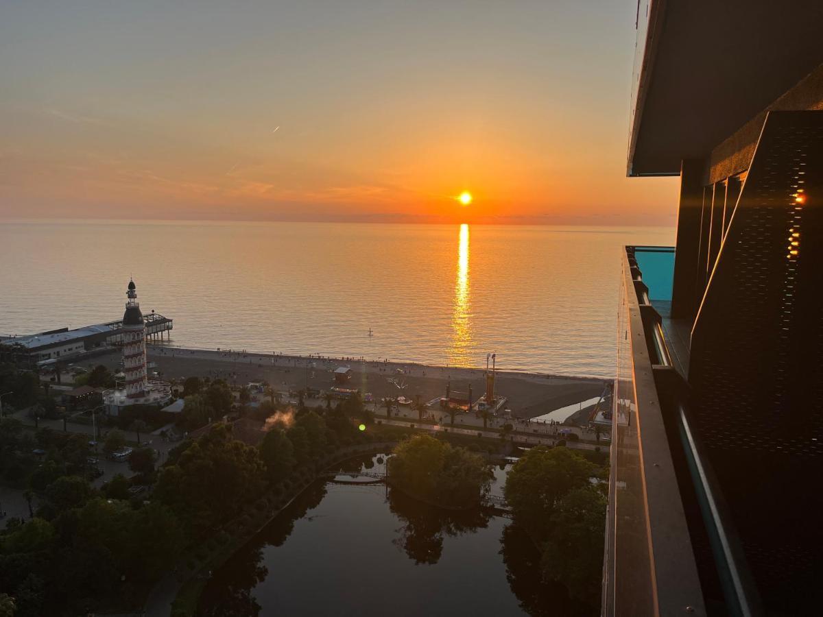 1-Bedroom Studio Apartment In Orbi City - Side Seaview Batumi Exteriör bild