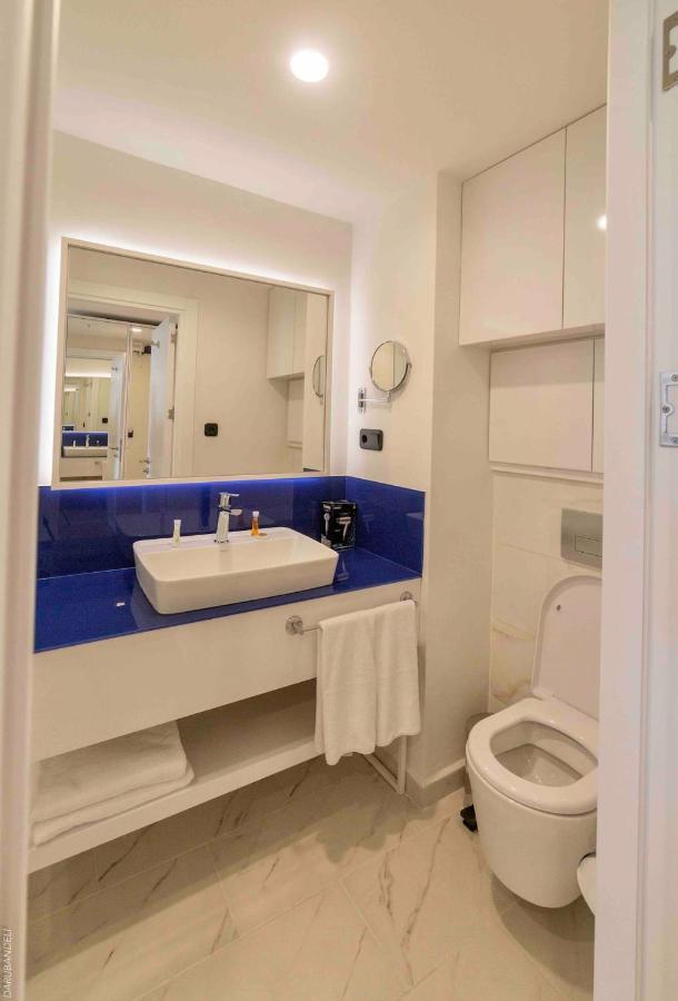 1-Bedroom Studio Apartment In Orbi City - Side Seaview Batumi Exteriör bild